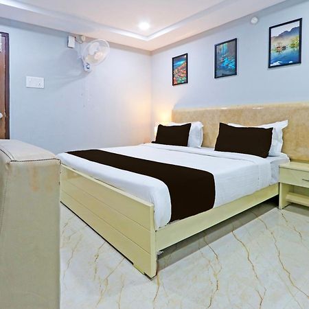 Super Townhouse Qualia Elite S R Nagar Hotel Hyderabad Exterior photo