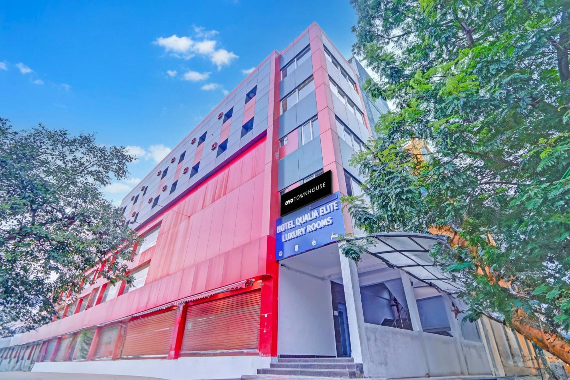 Super Townhouse Qualia Elite S R Nagar Hotel Hyderabad Exterior photo
