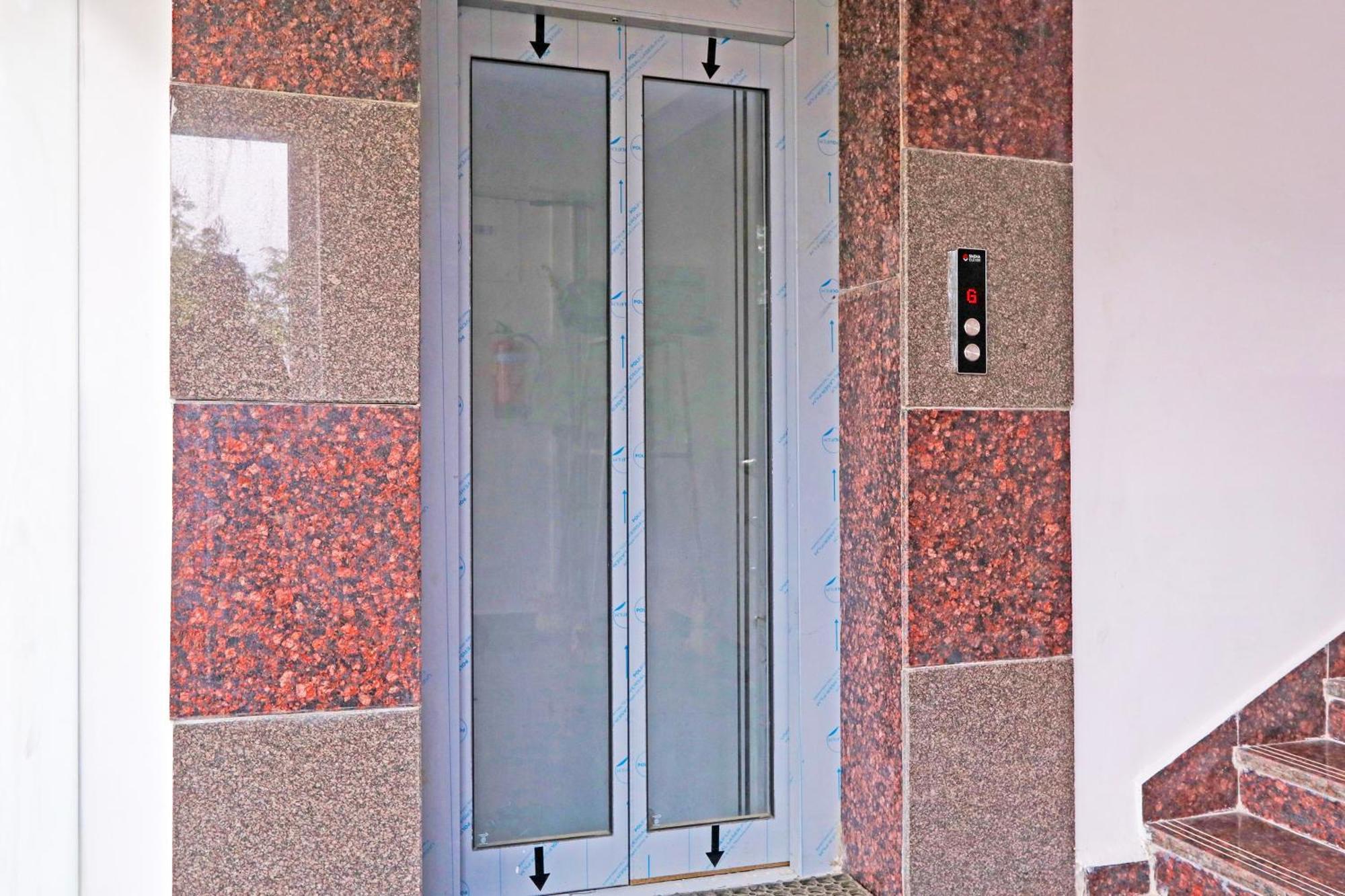 Super Townhouse Qualia Elite S R Nagar Hotel Hyderabad Exterior photo